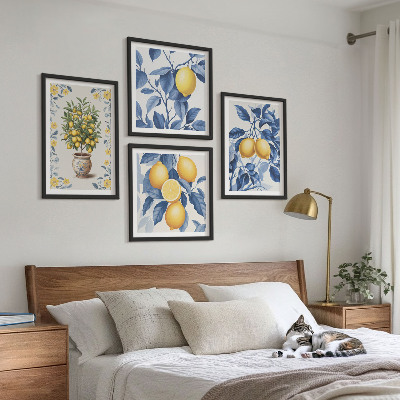Tavelvägg ovanför soffa Citrongrenar blå blad