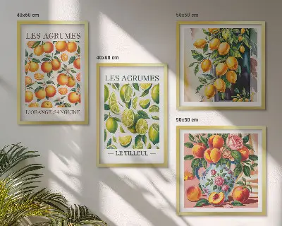 Tavelvägg ovanför soffa med motiv av färska färgglada citrusfrukter