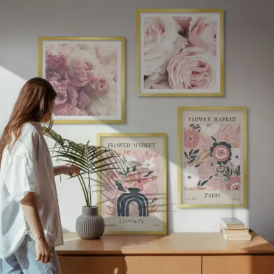 Blommotiv rosor Paris tavelvägg ovanför soffa