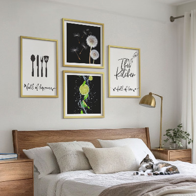 Tavelvägg ovanför soffa Maskrosor lime köksinskriptioner