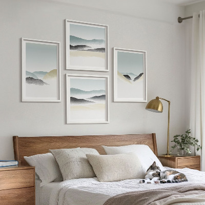 Tavelvägg ovanför soffa Berg minimalistiska pasteller
