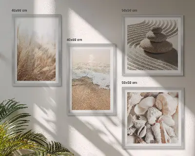 Tavelvägg med 4 tavlor med strandmotiv av snäckor och vågor