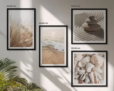 Tavelvägg med 4 tavlor med strandmotiv av snäckor och vågor