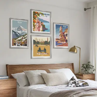 Tavelvägg med 4 tavlor retroillustrationer av kända platser