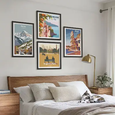 Tavelvägg med 4 tavlor retroillustrationer av kända platser