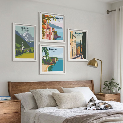 Tavelvägg ovanför soffa Bergslandskap och städer
