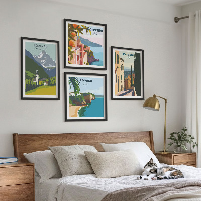 Tavelvägg ovanför soffa Bergslandskap och städer