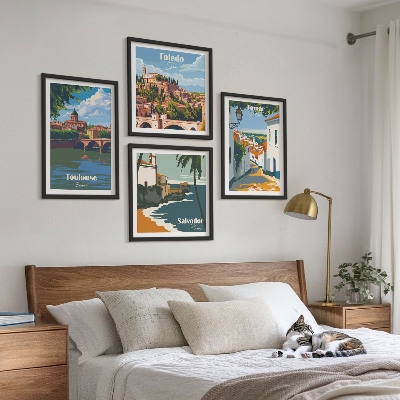 Tavelvägg ovanför soffa Retro stadsgrafik