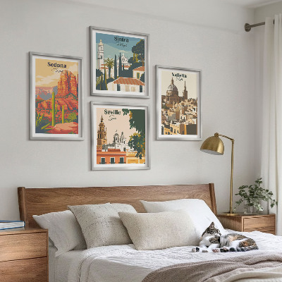 Tavelvägg ovanför soffa Retro stadsbilder Sedona Sintra