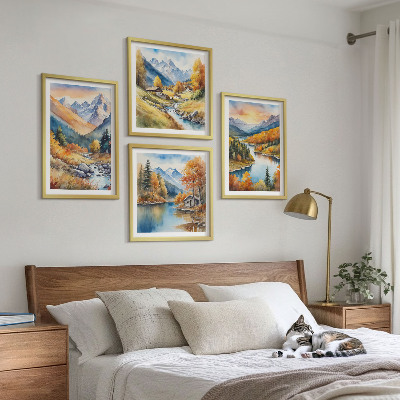 Tavelvägg ovanför soffa Berglandskap med en flod
