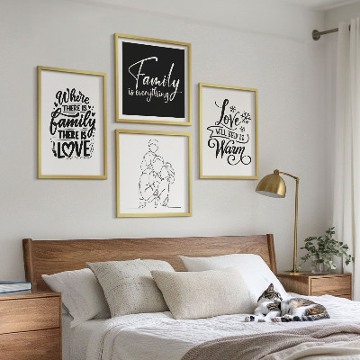 Tavelvägg ovanför soffa Familj, kärlek, värme, hem