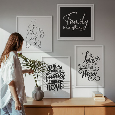 Tavelvägg ovanför soffa Familj, kärlek, värme, hem
