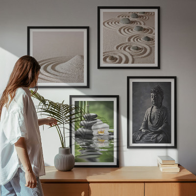 Tavelvägg ovanför soffa Avkopplande Buddha på stranden