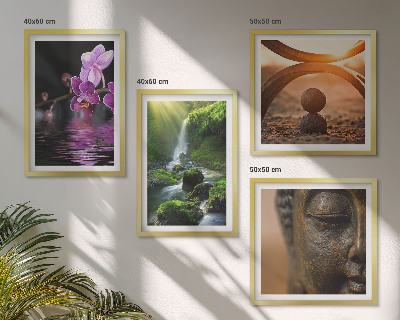 Tavelvägg ovanför soffa Blommor i vattnet vid Buddha-vattenfallet