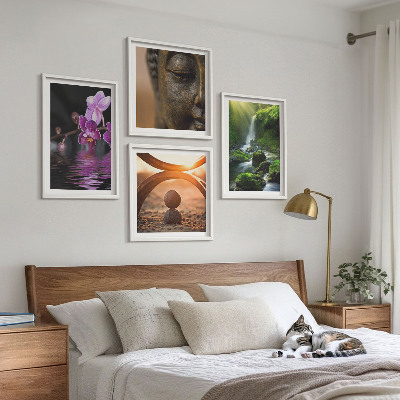 Tavelvägg ovanför soffa Blommor i vattnet vid Buddha-vattenfallet