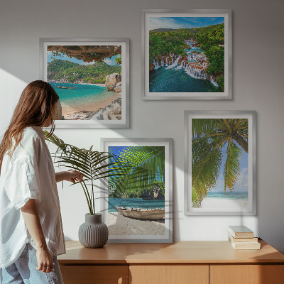 Tavelvägg ovanför soffa Strand, båt, vattenfall, palmer