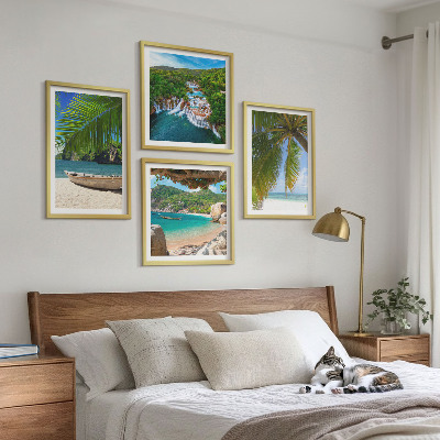 Tavelvägg ovanför soffa Strand, båt, vattenfall, palmer