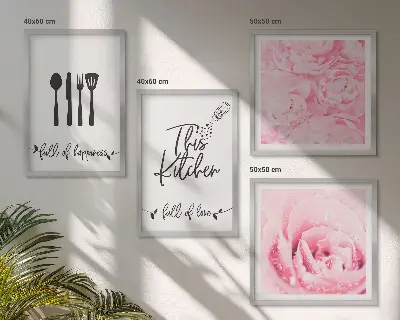 Tavelvägg med 4 tavlor med motivet Kökets delikata rosblommor