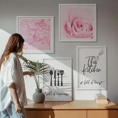 Tavelvägg med 4 tavlor med motivet Kökets delikata rosblommor
