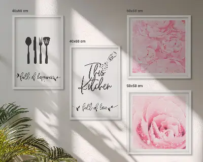 Tavelvägg med 4 tavlor med motivet Kökets delikata rosblommor