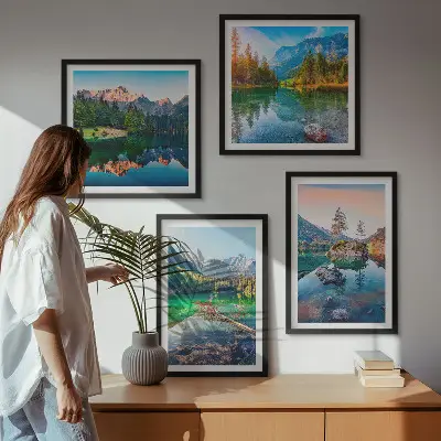 Tavelvägg med 4 tavlor med motiv av bergsjöar och naturlandskap