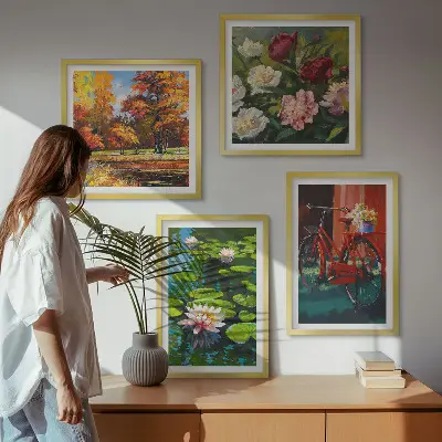 Tavelvägg med 4 tavlor motiv med höstfärger och näckrosdamm