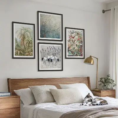 Tavelvägg med 4 tavlor med motiv av tropiska växter, fåglar och natur