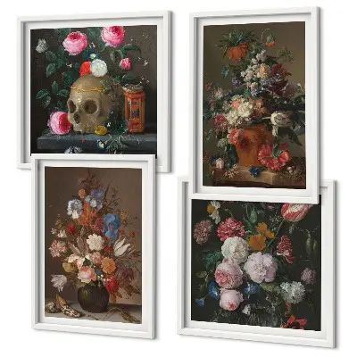 Tavelvägg ovanför soffa blommor i vaser