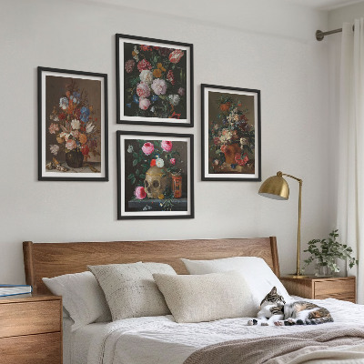 Tavelvägg ovanför soffa Blommor i vaser kompositioner