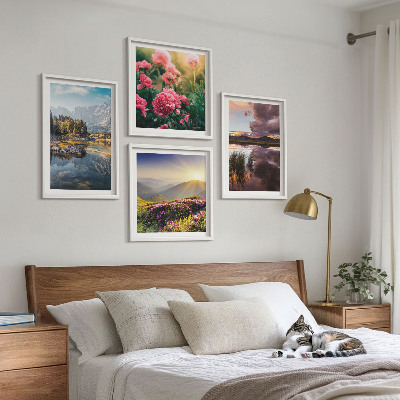 Tavelvägg ovanför soffa Blommor trädgård berg äng vatten