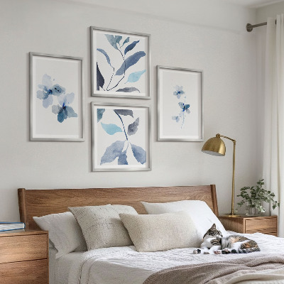 Tavelvägg ovanför soffa Minimalistiska blå blommor