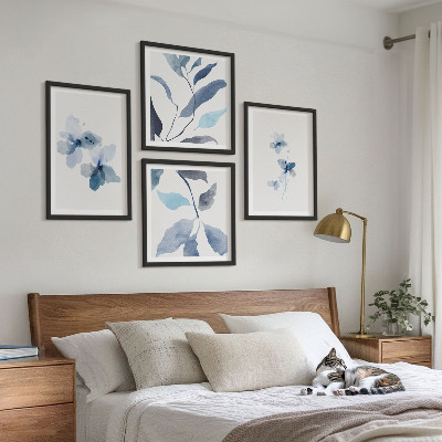 Tavelvägg ovanför soffa Minimalistiska blå blommor