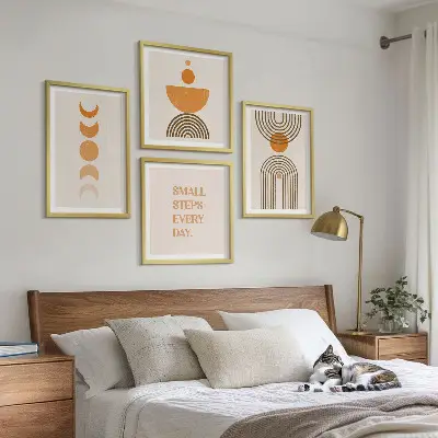 Tavelvägg med 4 tavlor med minimalistiska boho-mönster