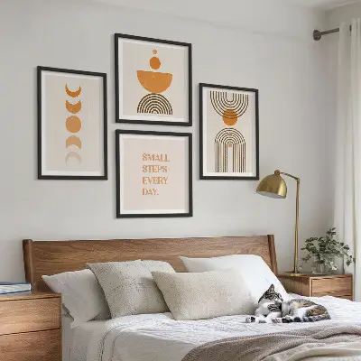 Tavelvägg med 4 tavlor med minimalistiska boho-mönster