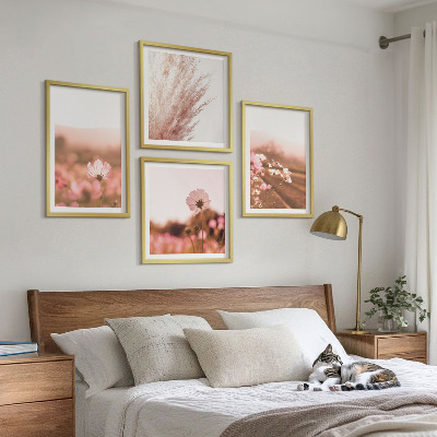 Tavelvägg med 4 tavlor Vildblommor på ängarna på sommaren