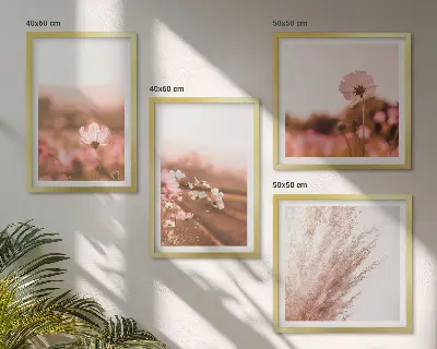Tavelvägg med 4 tavlor med motiv av vildblommor på ängar under sommaren