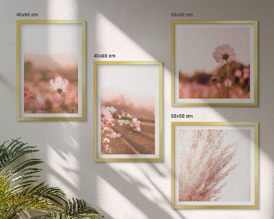 Tavelvägg med 4 tavlor Vildblommor på ängarna på sommaren