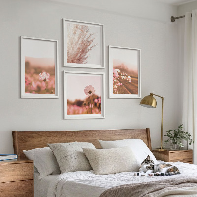 Tavelvägg med 4 tavlor Vildblommor på ängarna på sommaren
