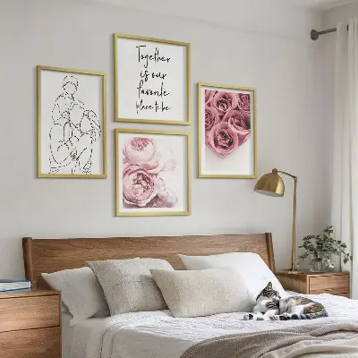 Tavelvägg med 4 tavlor familjens linjekonst med rosbuketter