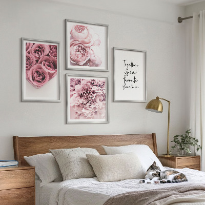 Tavelvägg ovanför soffa Blommor buketter av rosor hem inskription