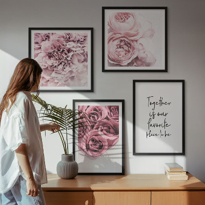 Tavelvägg ovanför soffa Blommor buketter av rosor hem inskription