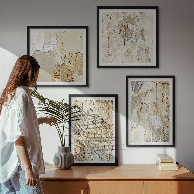 Tavelvägg ovanför soffa Beige abstrakta former linjer