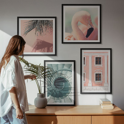 Tavelvägg ovanför soffa Arkitekturpastellmönster