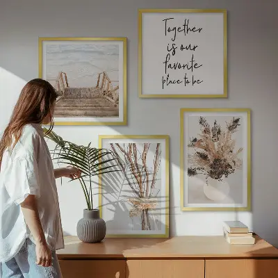 Tavelvägg med 4 motiv minimalistiska blommor och grenar i naturlig stil
