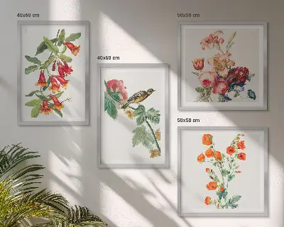 Tavelvägg med 4 tavlor med motiv av målade retroblommor och fåglar