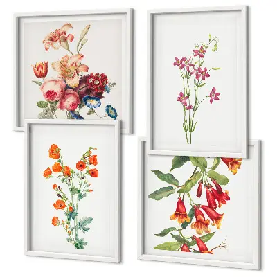 Tavelvägg med blommotiv målade i retrostil ovanför soffa