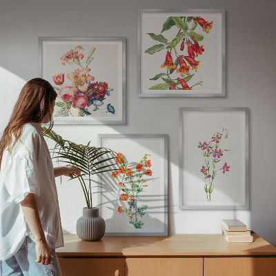 Tavelvägg ovanför soffa Blommor målade i retrostil