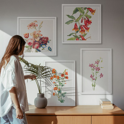 Tavelvägg ovanför soffa Blommor målade i retrostil