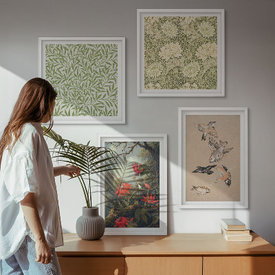 Tavelvägg ovanför soffa Blommor och fåglar i naturliga omgivningar
