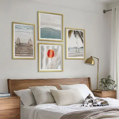 Tavelvägg med 4 tavlor med motiv av strandens trätrappa